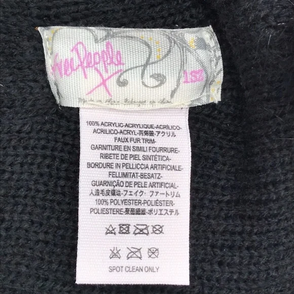 SOLD!!! Free People x Urban Outfitters Vegan Black Fur Pom Pom Winter Trapper Ha - Picture 9 of 13